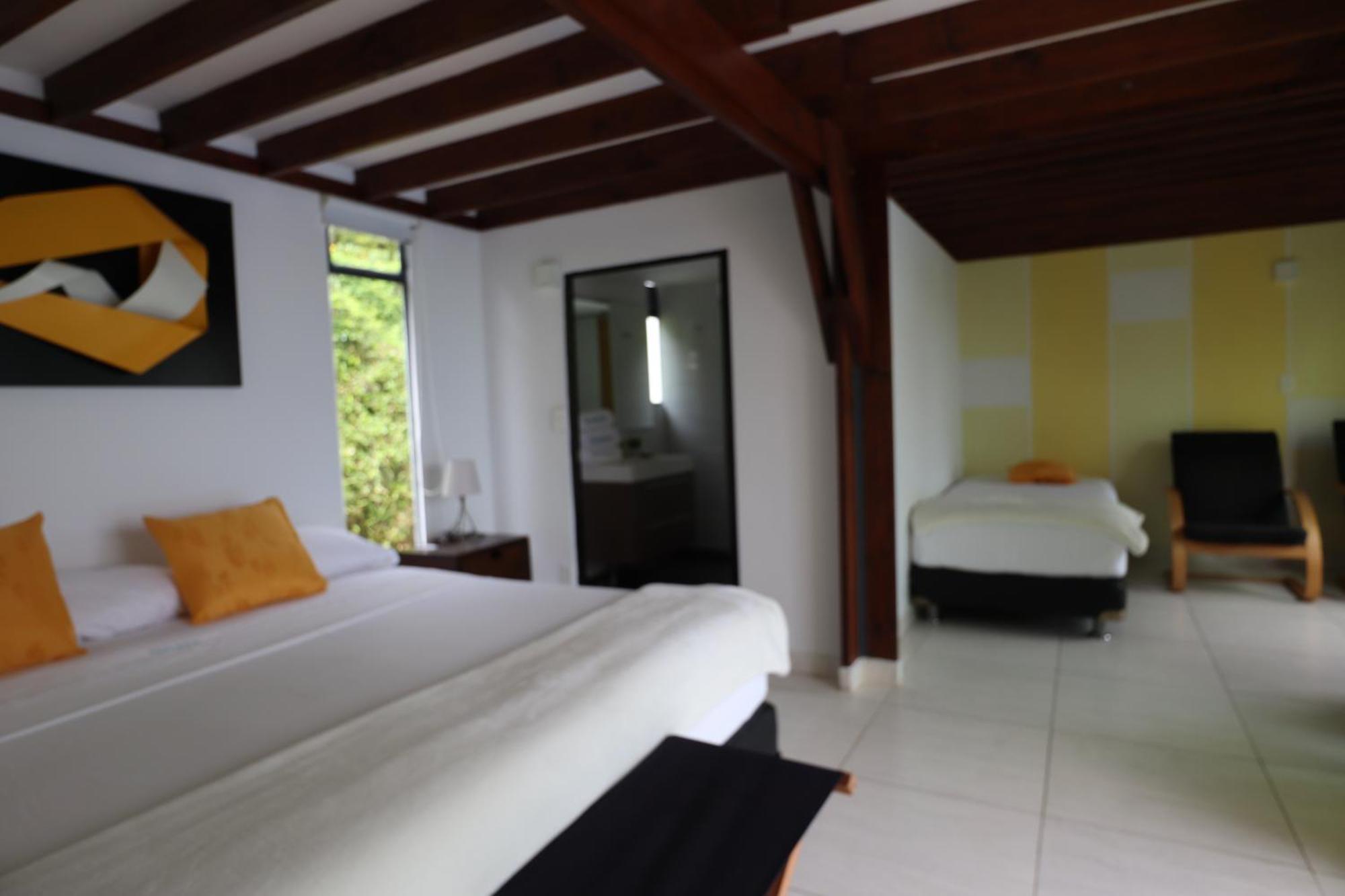 Hotel Syvanna Wellness And Spa Cerritos Exterior foto