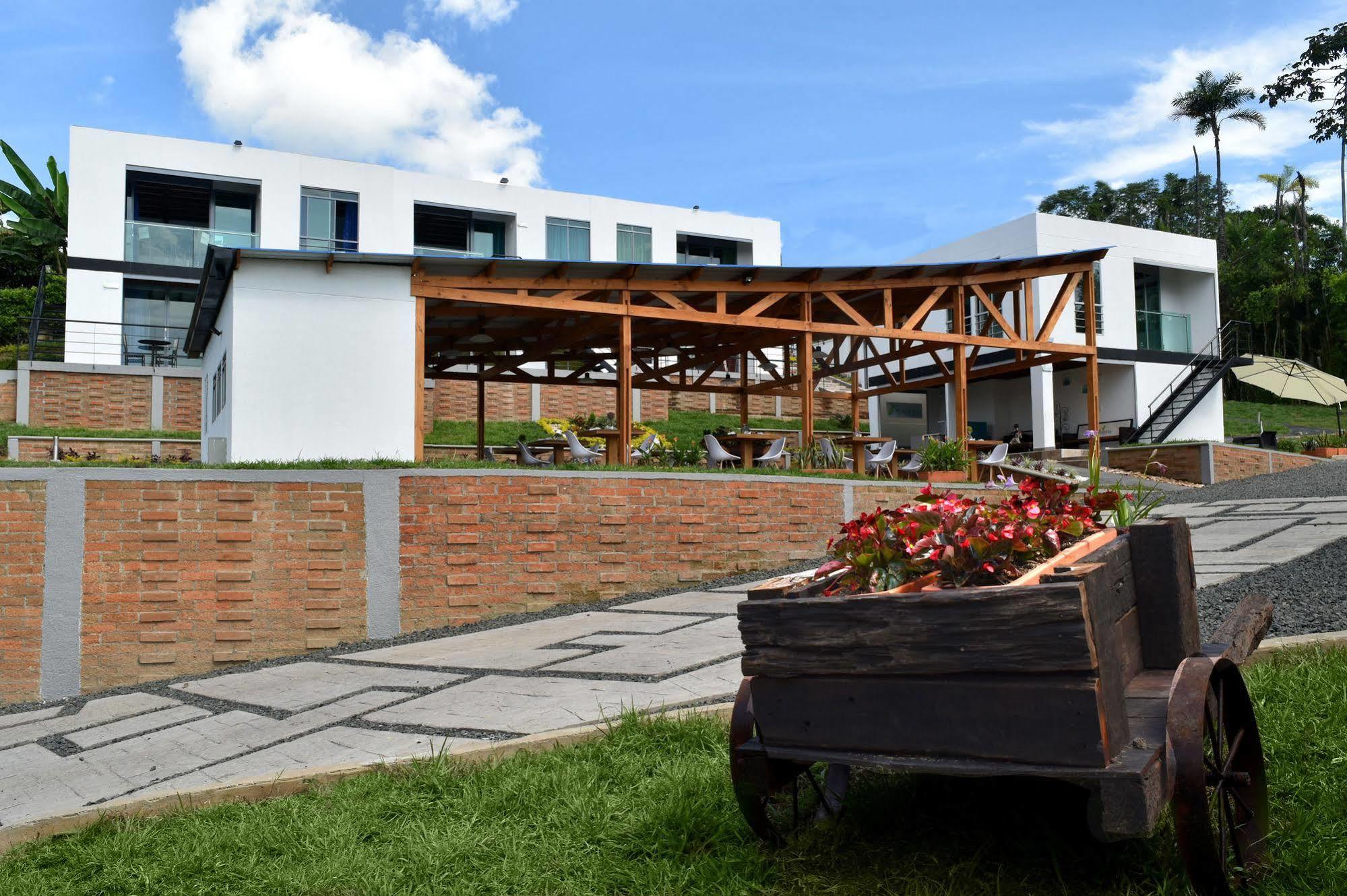 Hotel Syvanna Wellness And Spa Cerritos Exterior foto