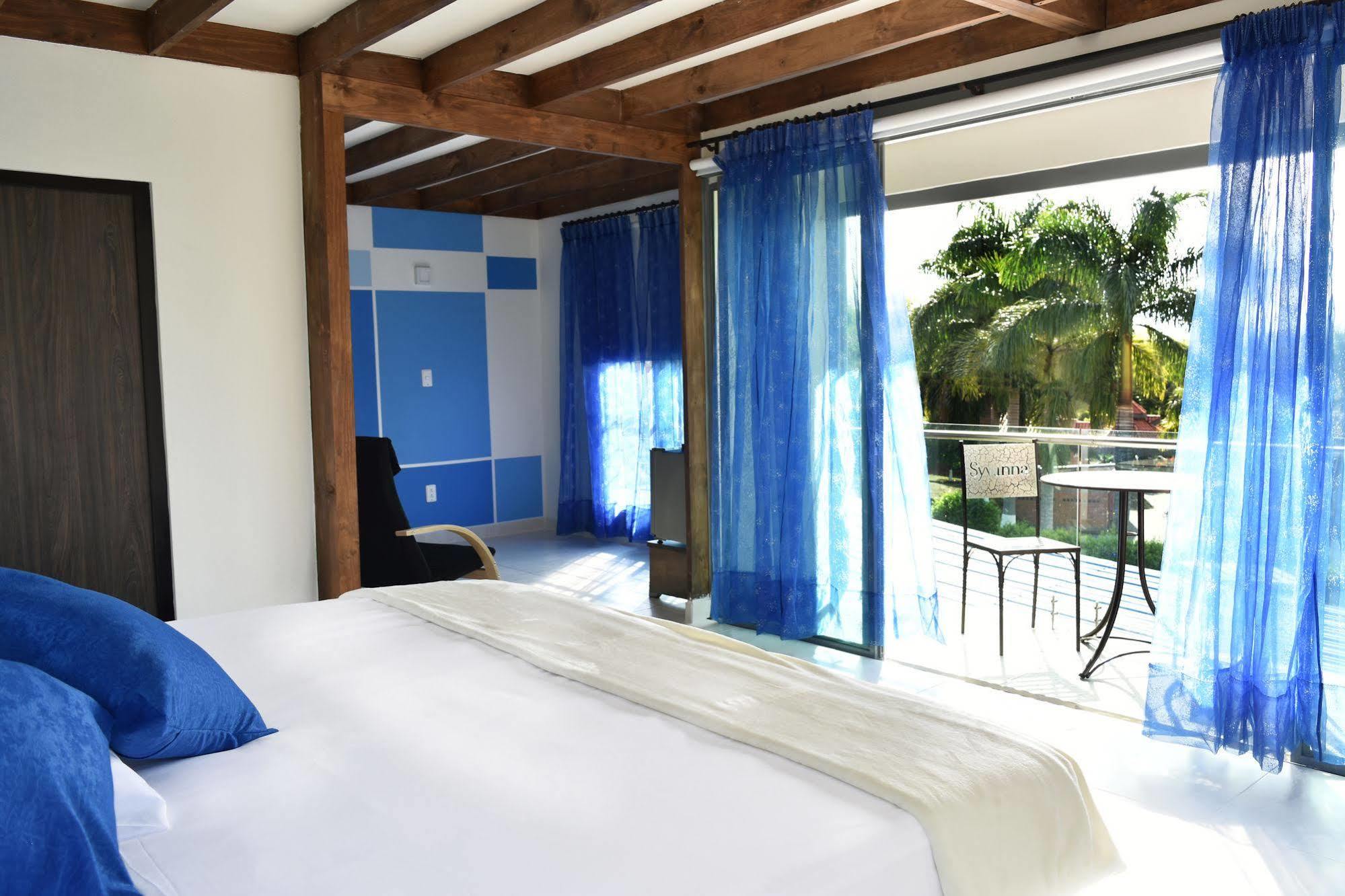 Hotel Syvanna Wellness And Spa Cerritos Exterior foto